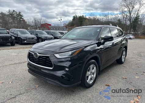 2021 Toyota Highlander Le z USA, uszkodzony, nr VIN 5TDBZRBH3MS113966